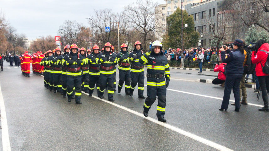 Parada Militara organizata cu ocazia Zilei Nationale a Romaniei